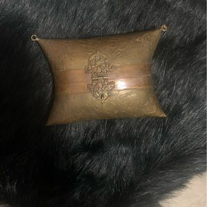 EUC Vintage 1930’s brass copper pillow purse, no chain. Inside felt lining.
